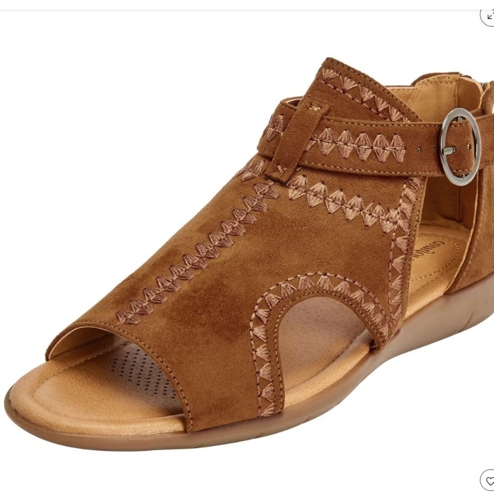 Comfortview Kaia Cootie Cognac Faux Leather Strappy Gladiator Sandals 9.5 Wide
